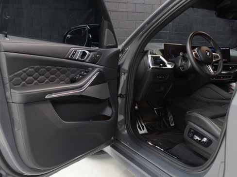Used 2026 BMW X5 M Competition w/ Executive Package image 28