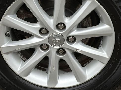 Used 2010 Toyota Camry XLE image 6