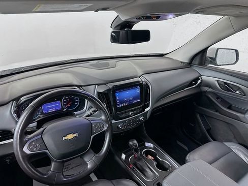 Used 2021 Chevrolet Traverse LT w/ LT Premium Package image 21