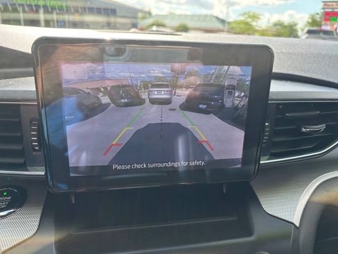 Used 2020 Ford Explorer XLT w/ Equipment Group 202A AWD/4WD image 25