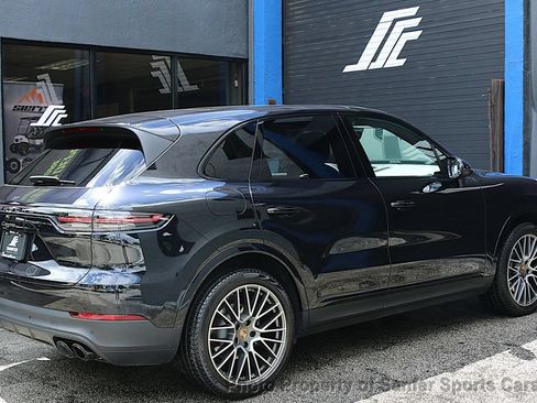 Used 2022 Porsche Cayenne Platinum Edition AWD/4WD image 6