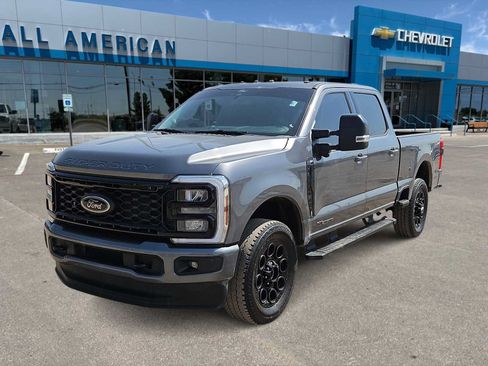 Used 2025 Ford F250 XLT w/ Black Appearance Package AWD/4WD image 4