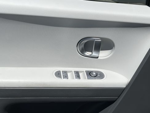 Certified 2024 Hyundai Ioniq 5 SEL RWD image 16