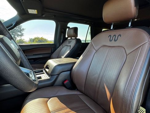 Used 2024 Ford Expedition King Ranch image 11