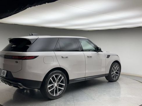 Used 2023 Land Rover Range Rover Sport SE AWD/4WD image 2