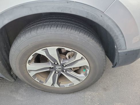 Used 2019 Honda CR-V LX image 9