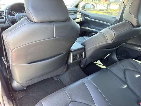 Used 2023 Toyota Camry XLE w/ Navigation Package image 13