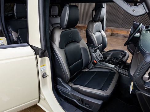 Used 2026 Ford Bronco Outer Banks AWD/4WD image 30