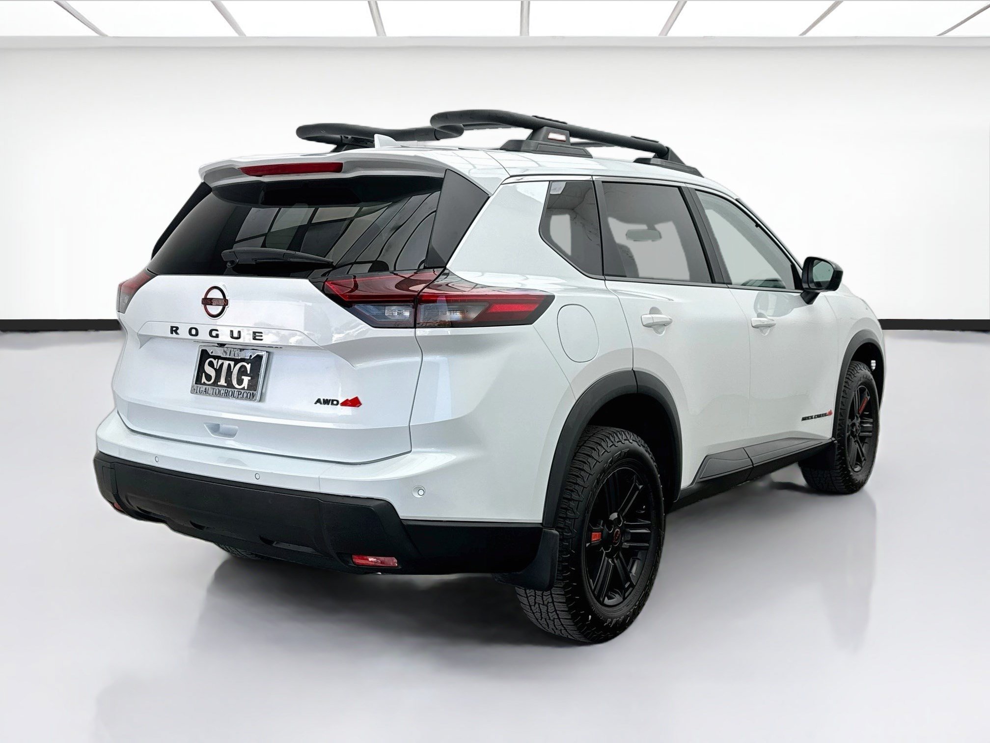 Used 2025 Nissan Rogue SV AWD/4WD image 4