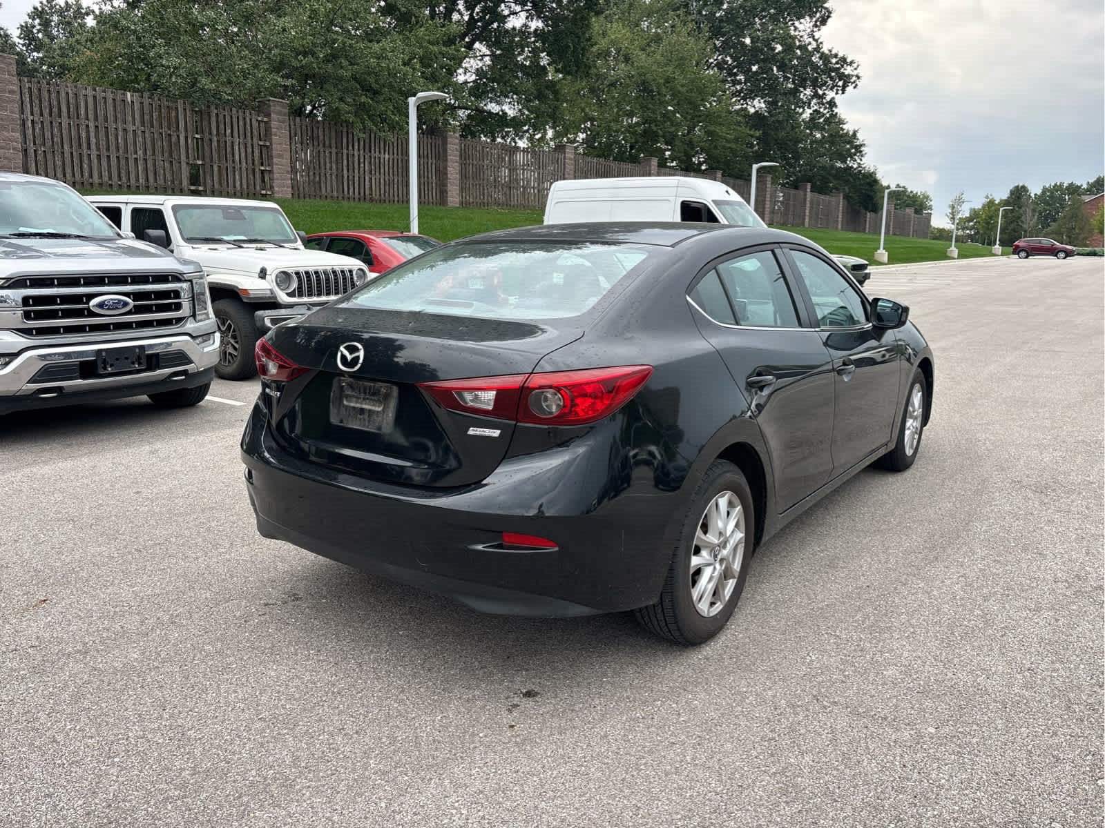 Used 2016 MAZDA MAZDA3 i Sport w/ Preferred Equipment Package FWD image 4