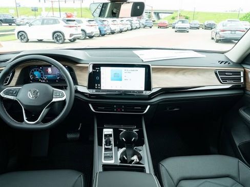 New 2026 Volkswagen Atlas SE FWD image 32