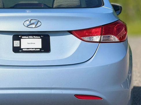 Used 2012 Hyundai Elantra GLS FWD image 14