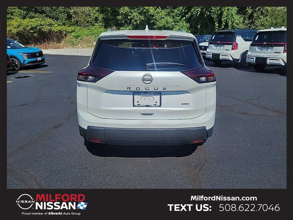 Used 2026 Nissan Rogue SV w/ SV Premium Package AWD/4WD image 3
