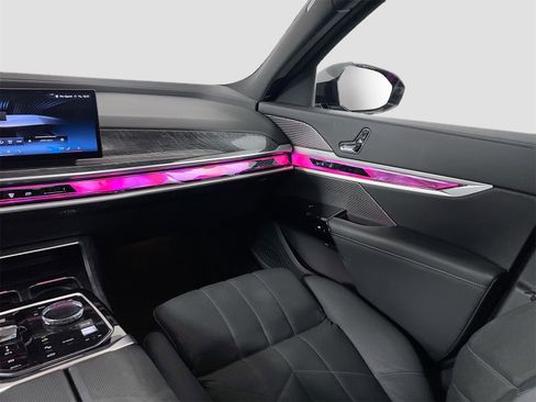 Used 2025 BMW 740i xDrive 740i xDrive image 27