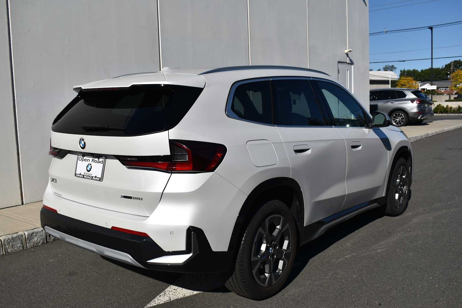 Used 2024 BMW X1 xDrive28i AWD/4WD image 5