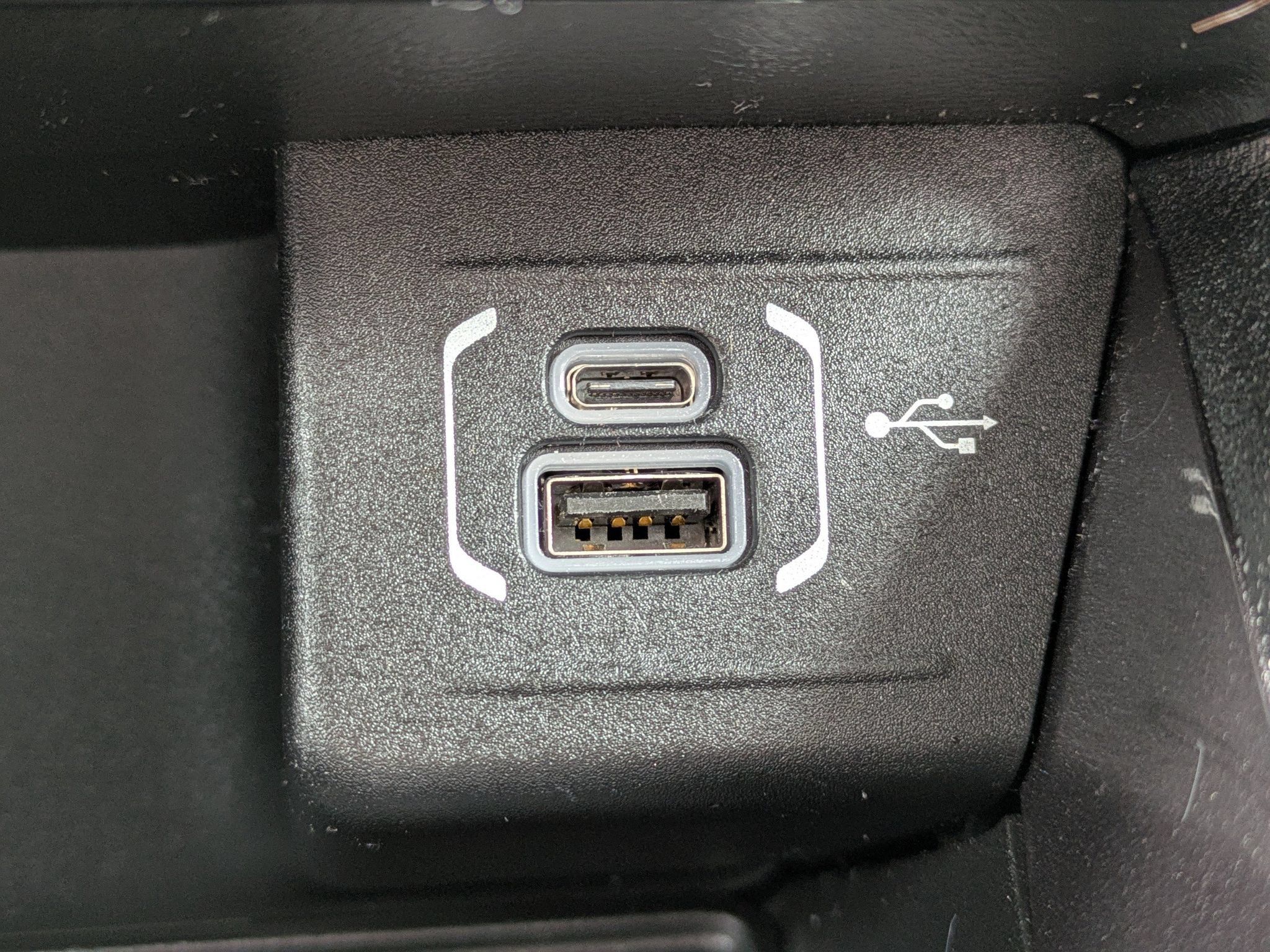 Used 2022 Jeep Compass Latitude w/ Sun and Sound Group AWD/4WD image 23