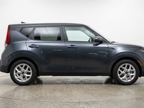 Used 2025 Kia Soul LX w/ LX Technology Package image 11