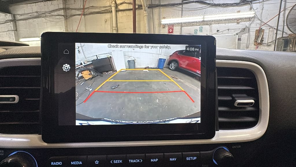 Used 2025 Hyundai Venue Limited FWD image 24