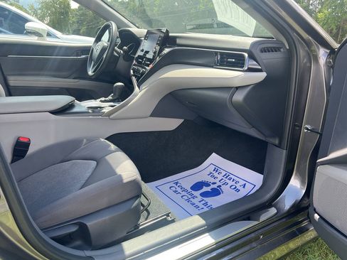 Used 2024 Toyota Camry LE w/ Convenience Package FWD image 11