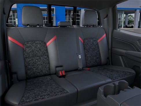 New 2025 Chevrolet Colorado Z71 image 17