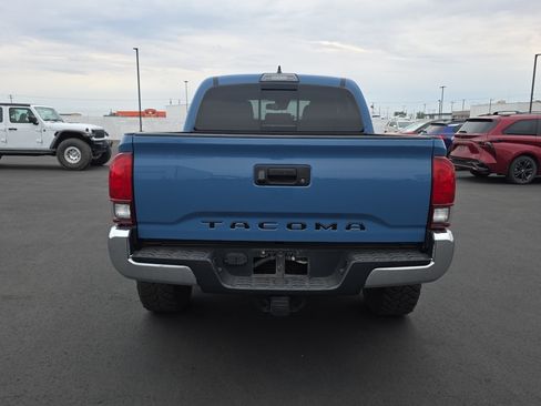Used 2019 Toyota Tacoma SR5 AWD/4WD image 7