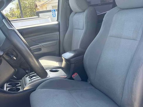 Used 2015 Toyota Tacoma PreRunner w/ TRD Sport Package image 2