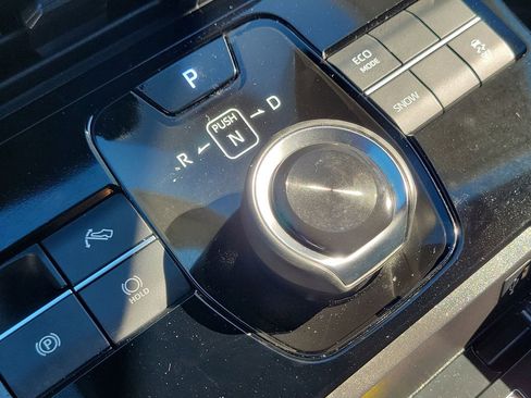 Used 2024 Toyota bZ4X XLE image 27