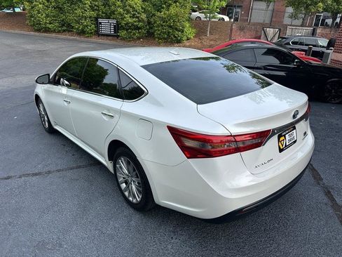 Used 2018 Toyota Avalon Limited w/ All Weather Liner Package FWD image 8