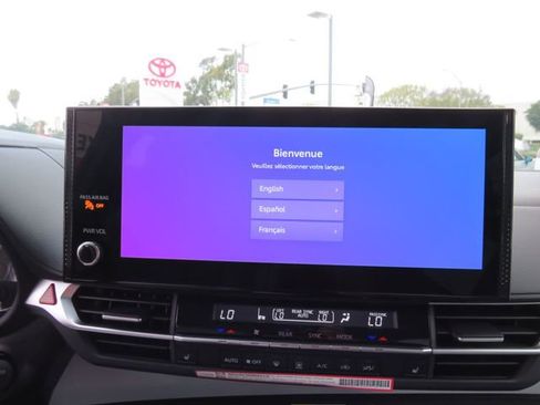 Certified 2026 Toyota Sienna XLE image 33