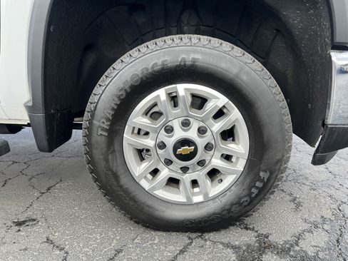 Used 2025 Chevrolet Silverado 2500 LT w/ Convenience Package image 12