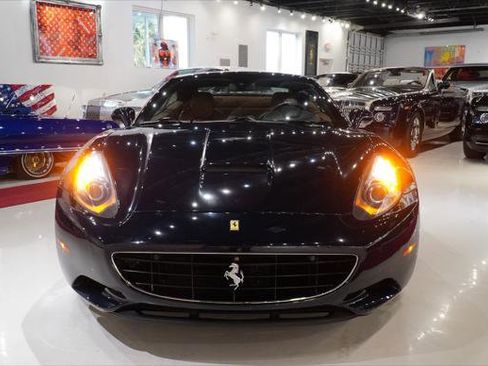 Used 2012 Ferrari California image 4