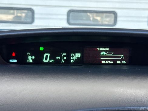 Used 2015 Toyota Prius Five FWD image 24