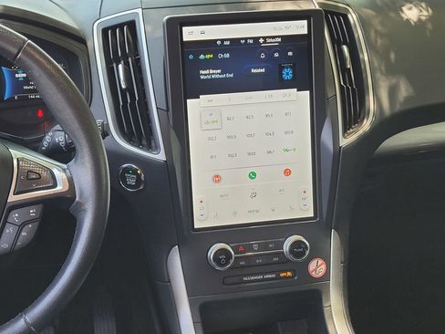 Used 2023 Ford Edge SEL image 14