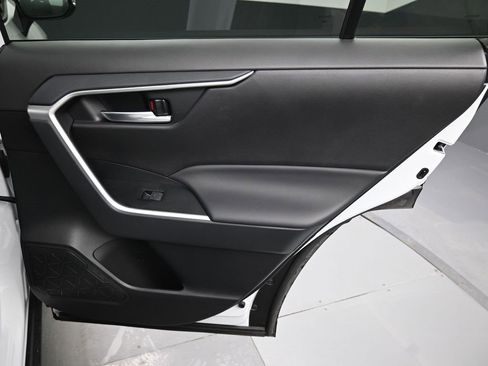 Certified 2025 Toyota RAV4 SE image 31