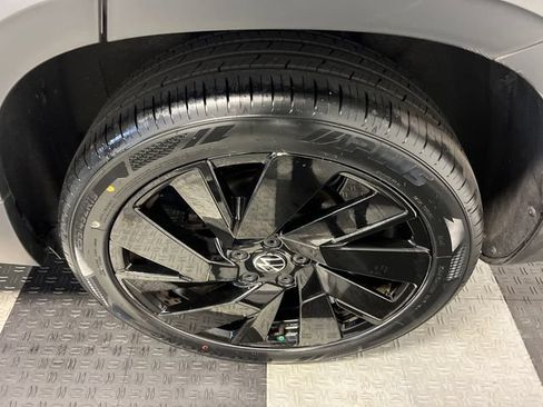 Certified 2024 Volkswagen Taos SEL AWD/4WD image 15