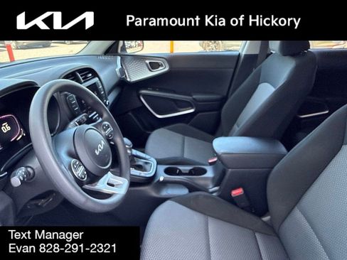 Used 2023 Kia Soul LX FWD image 17