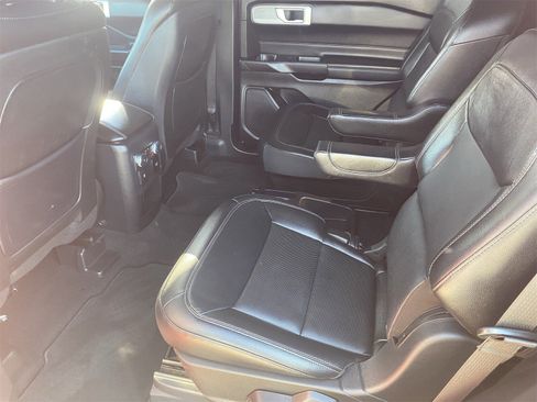 Used 2020 Ford Explorer Limited w/ Class III Trailer Tow Package image 18