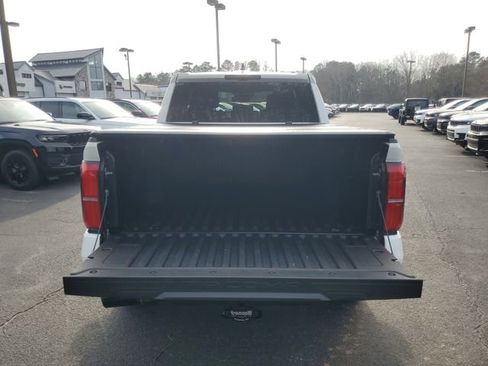 Used 2024 Toyota Tacoma TRD Sport image 11