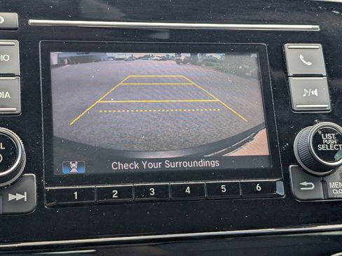 Used 2017 Honda CR-V LX image 17