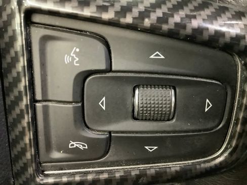 Used 2020 Chevrolet Silverado 1500 RST AWD/4WD image 18