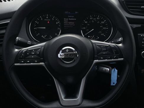 Used 2021 Nissan Rogue Sport S image 12