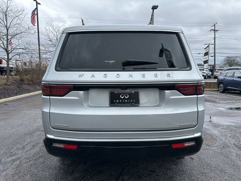 Used 2022 Jeep Wagoneer Series III w/ Flexible Seating Group AWD/4WD image 13