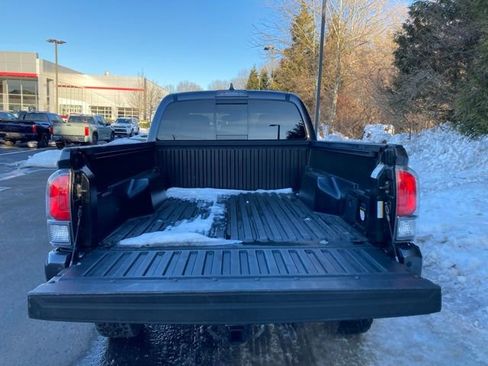 Certified 2021 Toyota Tacoma TRD Off-Road w/ TRD Premium Off Road Package image 7