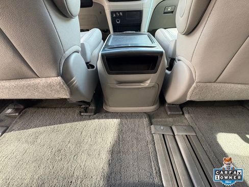 Used 2015 Toyota Sienna XLE w/ XLE Navigation Package FWD image 27