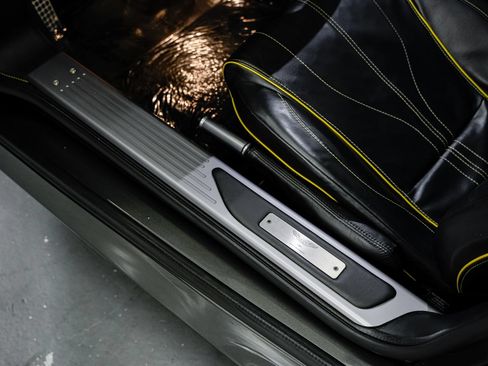 Used 2014 Aston Martin DB9 Coupe RWD image 20