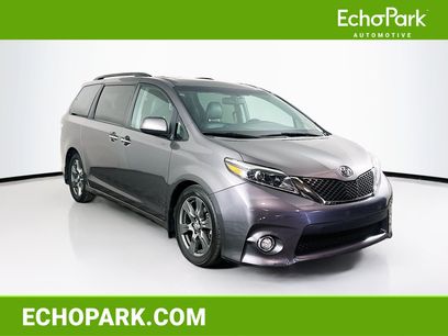 Used 2017 Toyota Sienna SE w/ SE Preferred Package