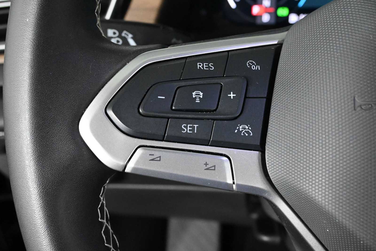 Certified 2024 Volkswagen Atlas SE FWD image 20