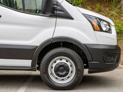 Used 2023 Ford Transit 250 Medium Roof RWD image 5