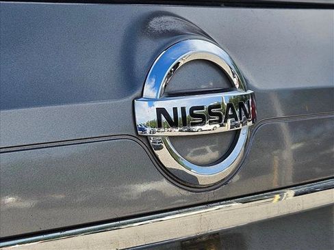 Used 2018 Nissan Rogue SV FWD image 7