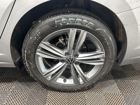 Used 2024 Volkswagen Jetta SE image 30